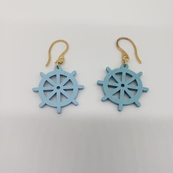 187- Nautical Ships Wheel Wooden Blue Color Dangle Earrings Handmade NWT - Picture 1 of 3